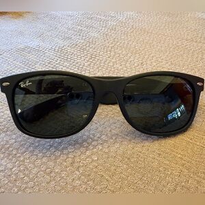 Ray-Ban New Wayfarer Matte Black Sunglasses